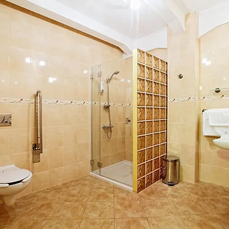 Uslugi Hotelowe 17 Zwiedzanie Muzeum Kresow Gratis *