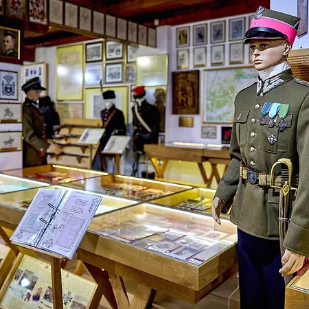 Uslugi Hotelowe 17 Zwiedzanie Muzeum Kresow Gratis Ubytování v soukromí