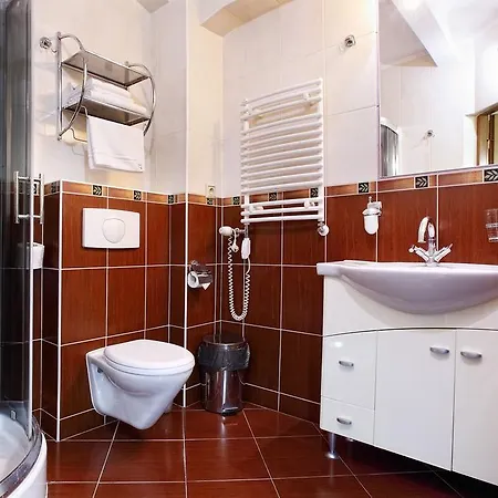 Pansiyon Uslugi Hotelowe 17 Zwiedzanie Muzeum Kresow Gratis